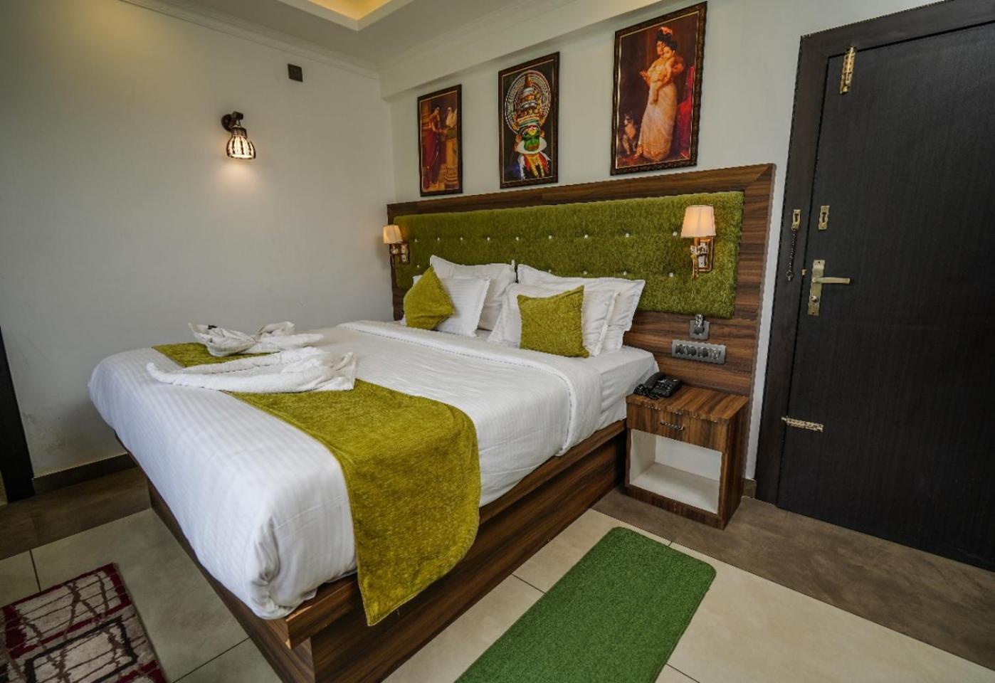 Lumino Winter Castle Hotel Pooppara Екстериор снимка